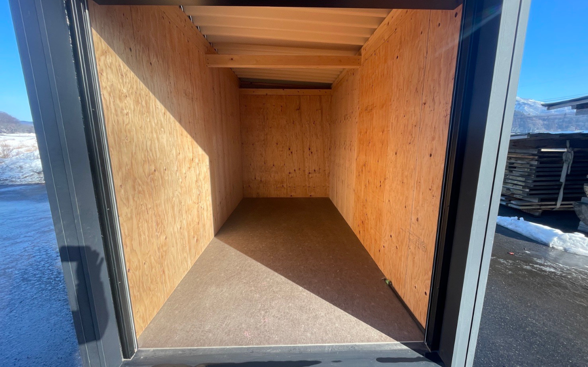 コンテナ小屋正面写真