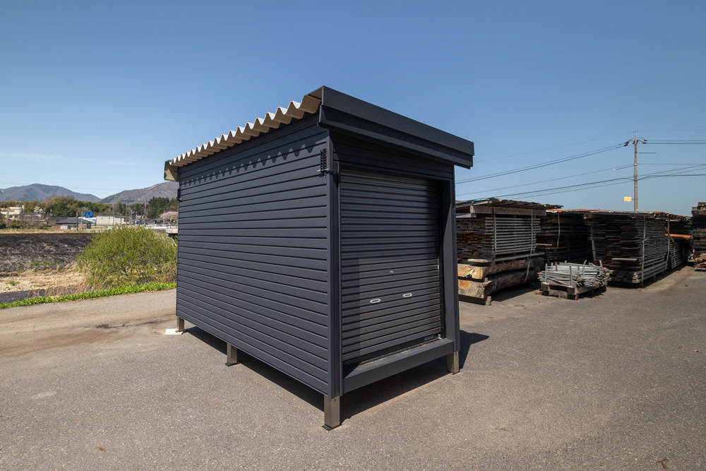 コンテナ小屋正面写真
