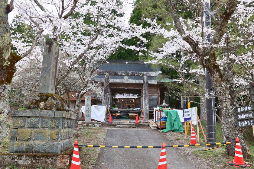 鳥居工事の様子